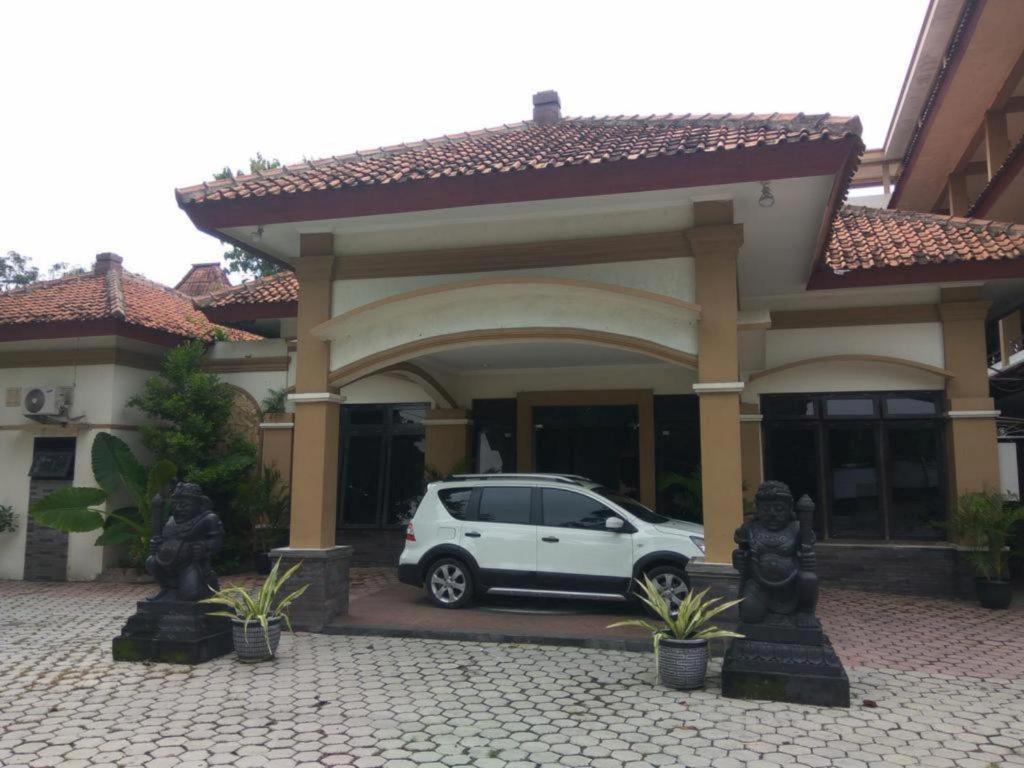 Graha Hotel Sragen Экстерьер фото