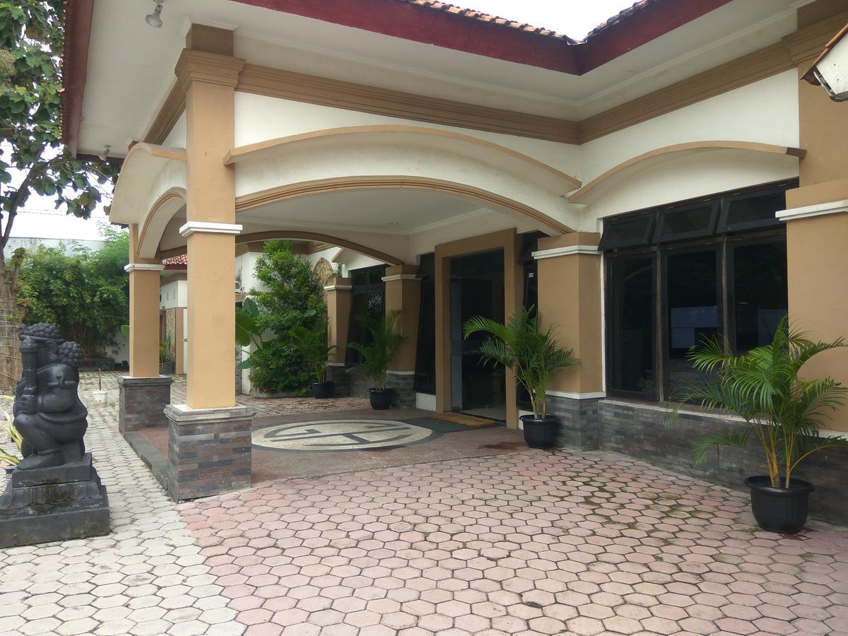 Graha Hotel Sragen Экстерьер фото